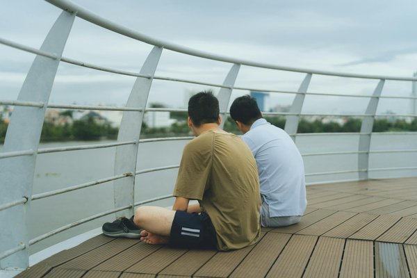 Comment la pollution atmosphérique agresse votre peau : astuces et solutions pour la protéger